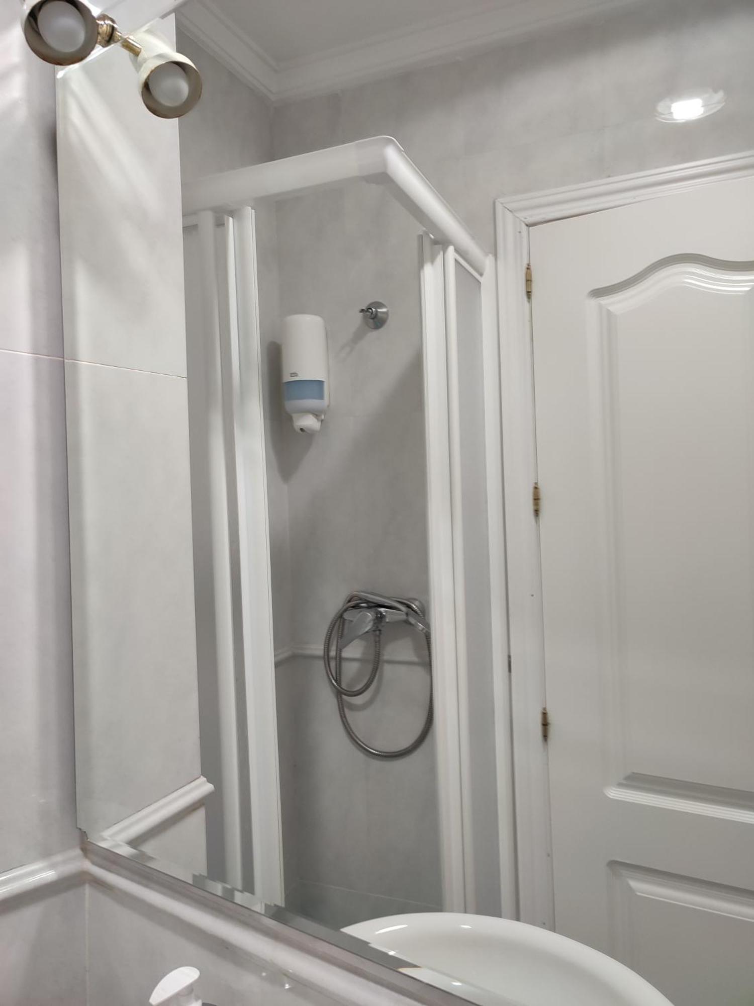 Apartamentos Oscar Granada Bilik gambar